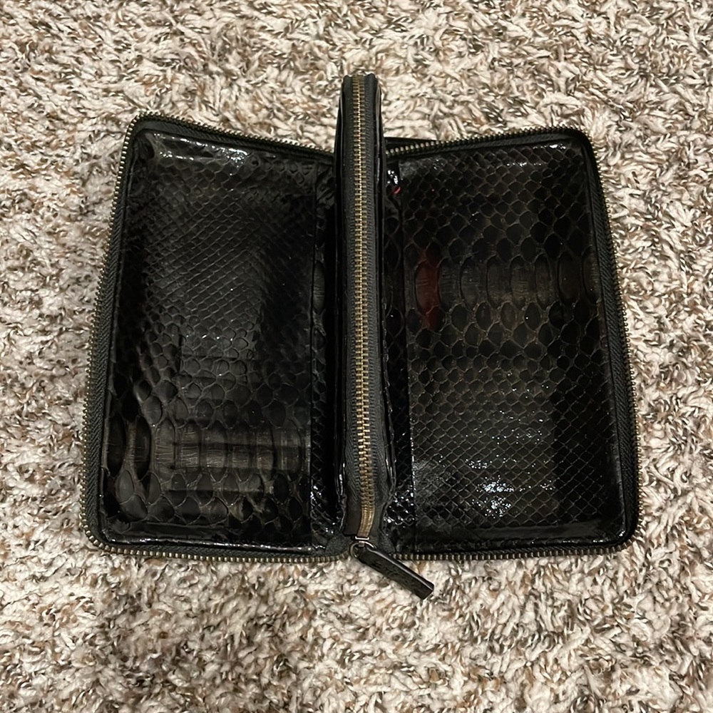 Kenneth Cole Wallet!! - Picture 6 of 14